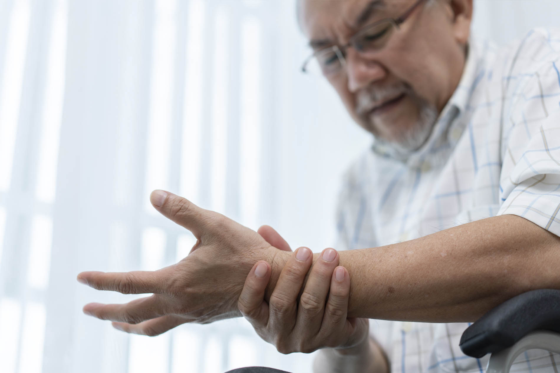 Finding CBD That Actually Works: A Guide for Caregivers Managing Chronic Pain